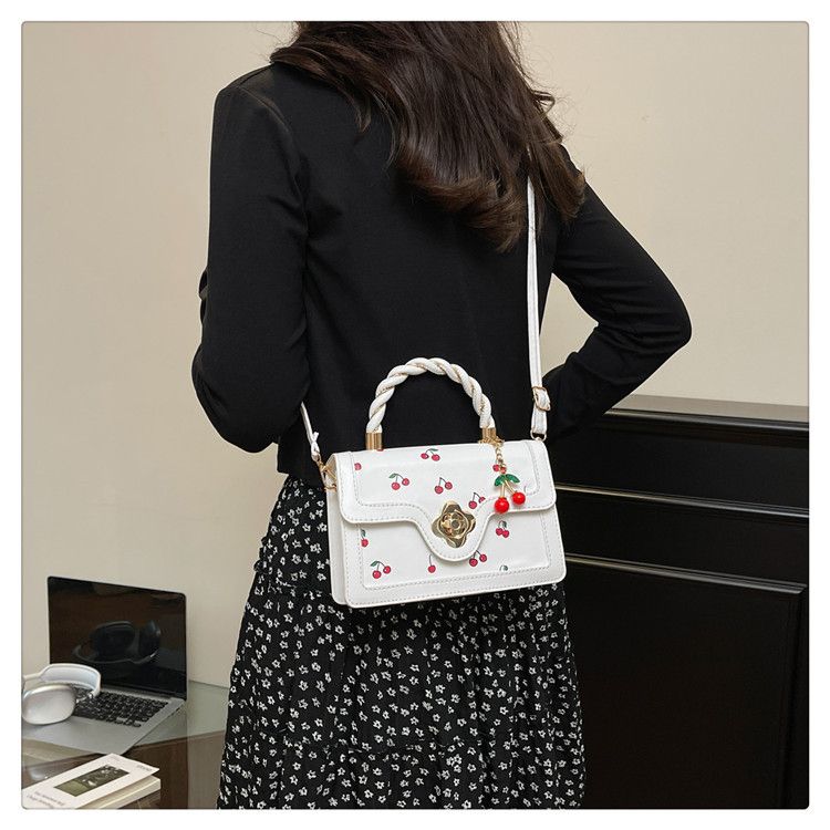 Borsa a mano alla moda, lussuosa e dolce, autunno 2024, nuova borsa a tracolla quadrata piccola, elegante e unica, dal design di nicchia._voghion.com