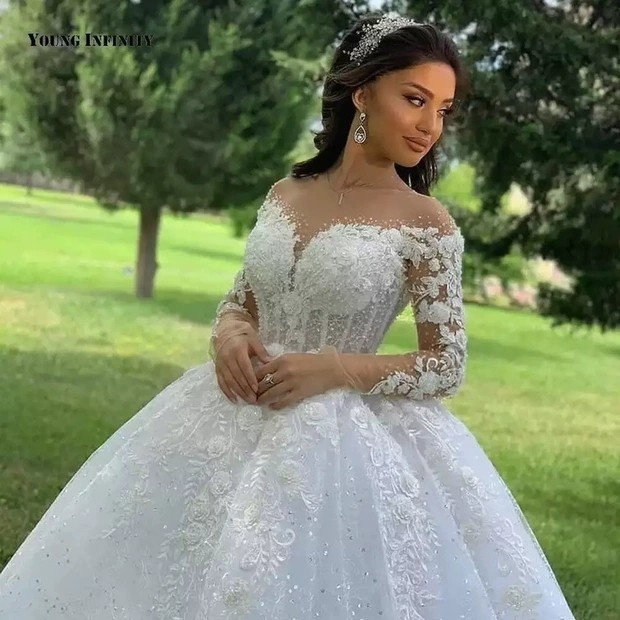 Weißes Hochzeitskleid für Damen, mittelhohe Taille, langärmliges Spitzen-High-End-Hochzeitskleid mit einer Schulter und Schleppe_voghion.com