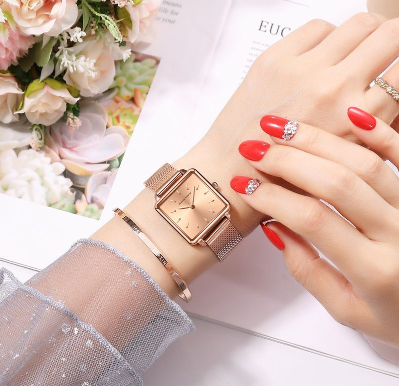 Orologio da donna Hannah Martin, stile retrò, semplice e con un piccolo quadrante quadrato, super hot in stile college._voghion.com