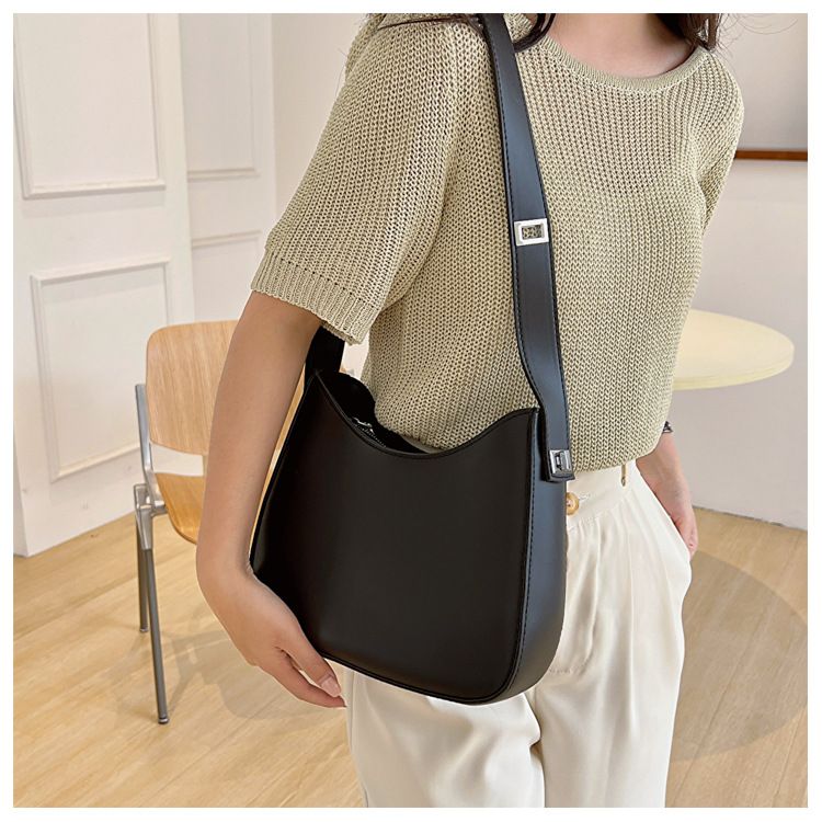 Retro Saddle Bag for Women 2024 New French Fashion Single Shoulder Underarm Bag Solid Color Versatile Crossbody Bag_voghion.com