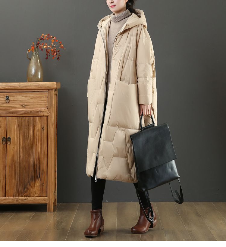 Dammekleeder Grouss Gréissten locker literaresch Laangärm Kapuzenjacket Wanter Neie Stil Iwwer de Knéi Wäiss Entendaun Dënn Daunjacket Trend_voghion.com