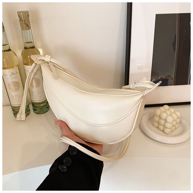 2024 Korean New Crossbody Dumpling Modische und Nischendesign-Brust Vielseitige trendige One-Shoulder-Damentasche_voghion.com