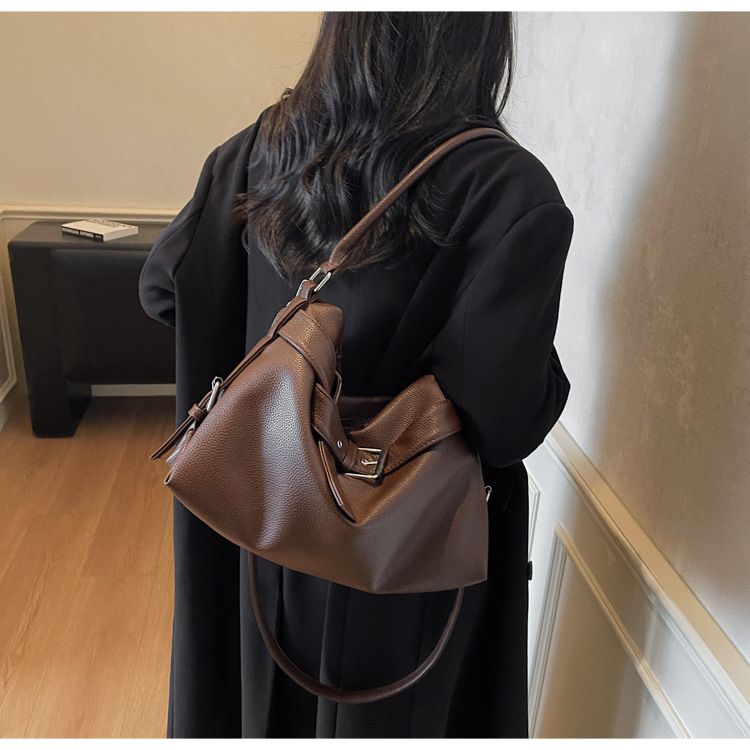 Sac fourre-tout tendance pour femme, grande capacité, en PU souple, avec fermeture éclair, pour un usage quotidien, disponible en noir, beige, marron et argent._voghion.com