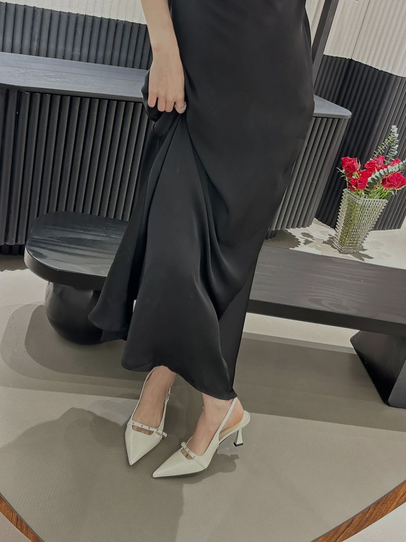 Stagione primaverile e autunnale 2024 Nuovi sandali Baotou alti con bocca superficiale rivettata, testa a punta da donna, temperamento, sottile_voghion.com