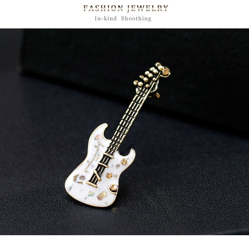 Mode im britischen Stil Unisex Gitarre Brosche Vielseitige Instrument Shell Blume Pin_voghion.com