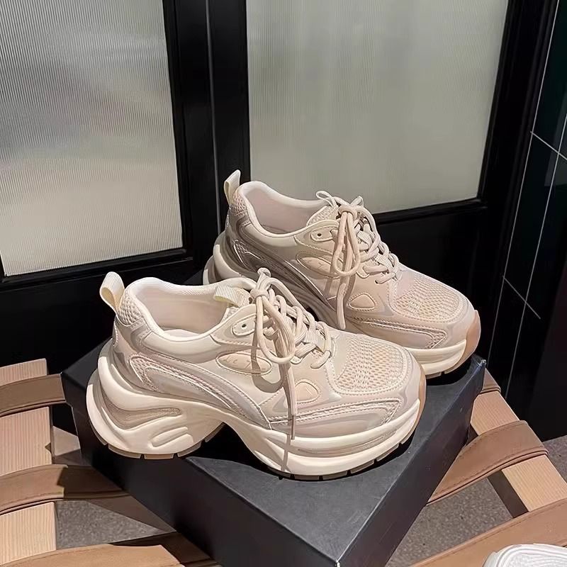 Internet-berühmter Vater für Frauen im Frühjahr 2024, neue Laufschuhe mit hoher Sohle und dicker Sohle, atmungsaktive, lässige Sportschuhe in Silber_voghion.com