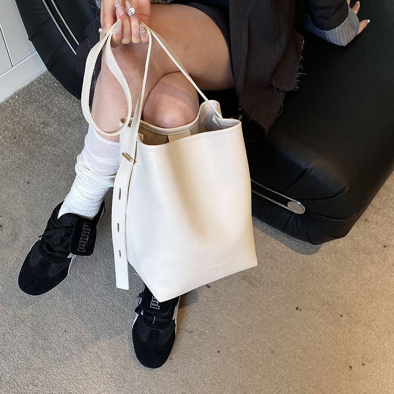 Secchiello di grande capacità 2025 Nuova moda donna madre-figlia Semplice monospalla Casual Versatile sotto le ascelle_voghion.com