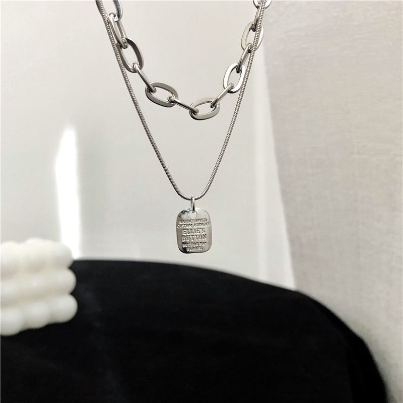 Collana con ciondolo in acciaio al titanio quadrato multistrato, semplice e temperamento, con catena per il collo della clavicola da donna_voghion.com