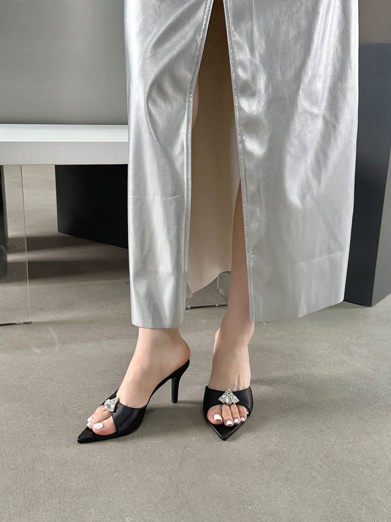 Sandale noi cu strasuri, cu vârf ascuțit și tocuri înalte, papuci eleganți de vară cu toc subțire_voghion.com