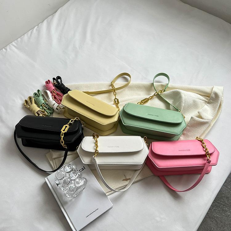 Niche Design Borsa piccola 2023 Nuova moda primavera ed estate Borsa baguette sotto le ascelle Borsa da donna con catena di fascia alta Borsa a tracolla_voghion.com