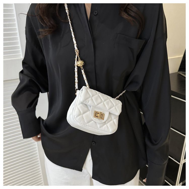 Lingge Chain For Women's 2024 New Fashion Texture Small Square With Unique Design Versatile One Shoulder Crossbody Bag_voghion.com