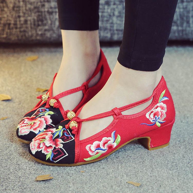 Ausgenommen Schuhkarton, Einzelschuh, kleiner quadratischer Mittelabsatz, flache Schnalle, Tanzschuh im Ladi-Stil, bestickter Stoff_voghion.com
