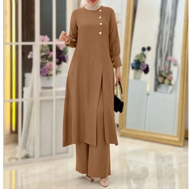Abito da donna a due pezzi, alla moda ed elegante, tinta unita, con spacchi laterali, camicia lunga, pantaloni a gamba larga e vestaglia._voghion.com