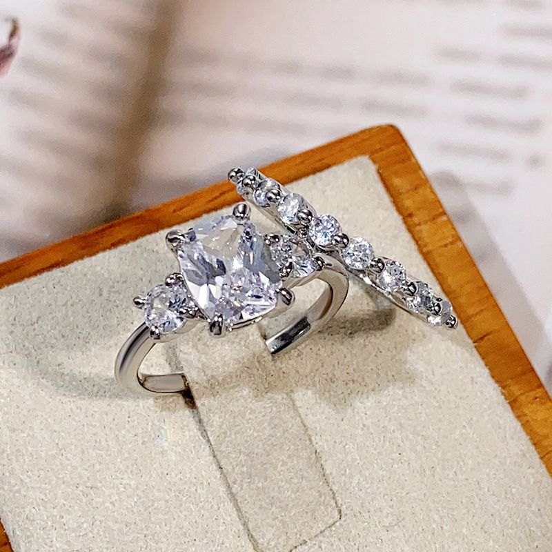 Bijoux et accessoires Bague en diamant à quatre griffes Starlight pour femme Bague en moissanite à rangée empilée pour bague de couple Stand de marché nocturne_voghion.com