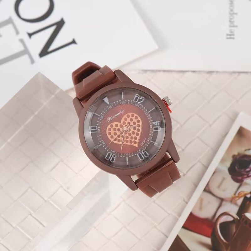 Neue lässige Mode Herz Silikon für Männer und Frauen, herzförmige digitale Student Paar Uhr_voghion.com