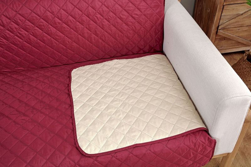 Housse de canapé PetGuard Premium – Protection imperméable et antidérapante pour animaux (ajustement universel, tissu résistant, facile à nettoyer)_voghion.com