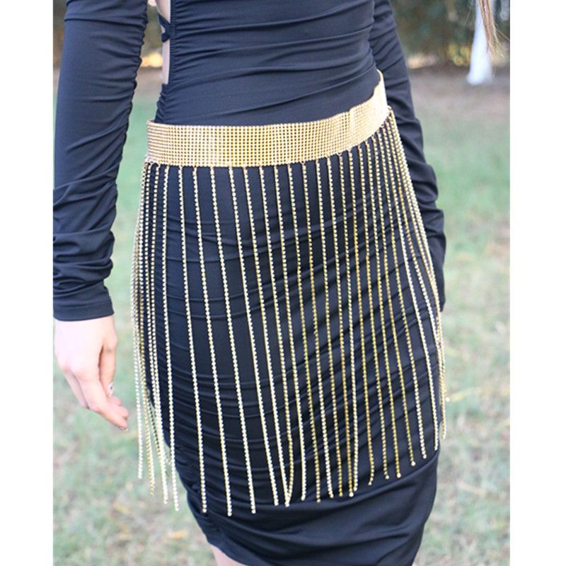 Frangia brillante con strass catena danza performance sul palco cintura catena in vita discoteca ragazza_voghion.com