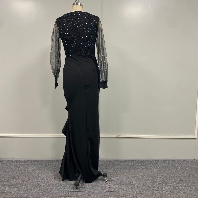 Damenbekleidung 2024 Frühling und Sommer Schwarzes, einteiliges, einfarbiges, temperamentvolles Pendlerkleid im Bohemian-Stil mit langem Rock_voghion.com