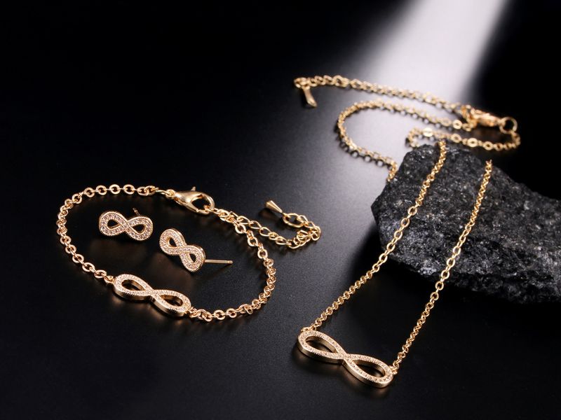 3-teiliges Schmuckset für Damen, elegantes Armband-, Ohrstecker- und Halskettenset mit Unendlichkeitssymbol und Zirkonia_voghion.com