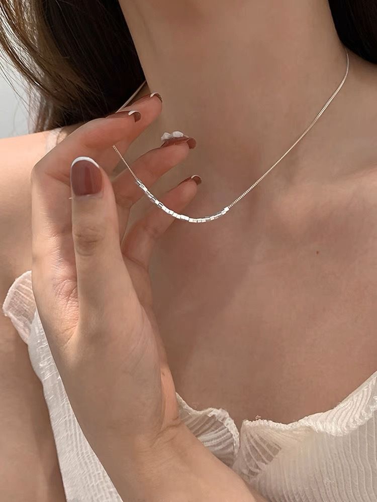 Collier carré pour femme, niche, nouvelle chaîne de clavicule étudiante polyvalente et légère, style simple et cool, haut de gamme_voghion.com