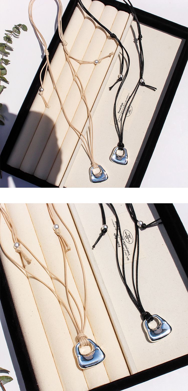 Collana con ciondolo a forma di lucchetto in argento minimalista, regolabile, con cordino in pelle nera, catena geometrica a strati, delicata, da indossare tutti i giorni._voghion.com