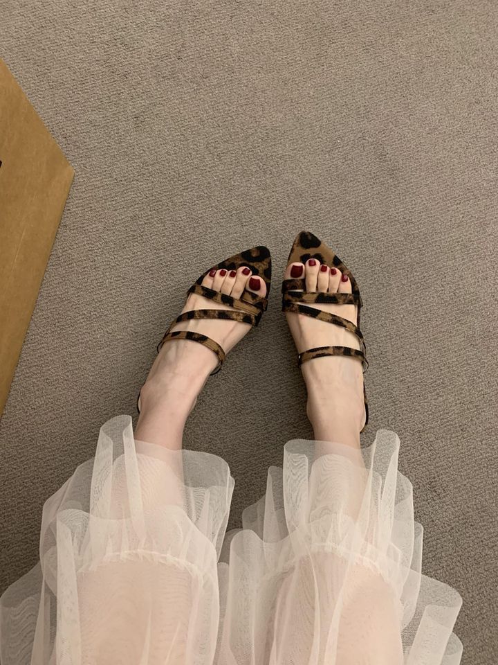 Small Niche Black Women's Summer Wear, 2025 New Slim Strap Wedge Heel Pointed French Style Sandals For Women_voghion.com