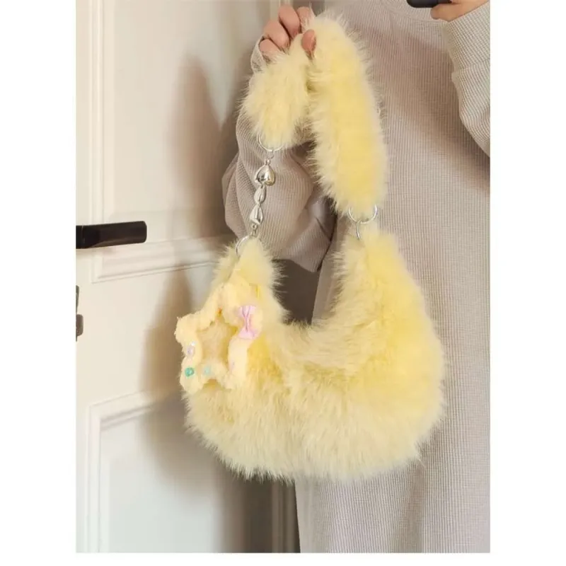 Winter Cute Plush For Women Trendy Fashion Versatile Heart Chain Handbag Fluffy Underarm Bag_voghion.com