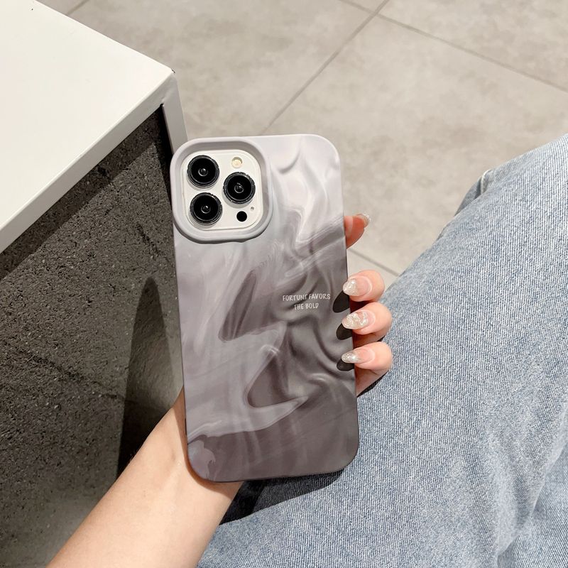 Tinta plisada antiarrugas Sfumato adecuada para iPhone 15 promax Funda para teléfono móvil Apple 14 Tacto de piel tridimensional 13 Adhesivo de agua 12_voghion.com