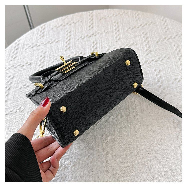 Borsa a tracolla a tracolla Instagram versatile di nuova moda per l'estate 2024 da donna dal design piccolo_voghion.com