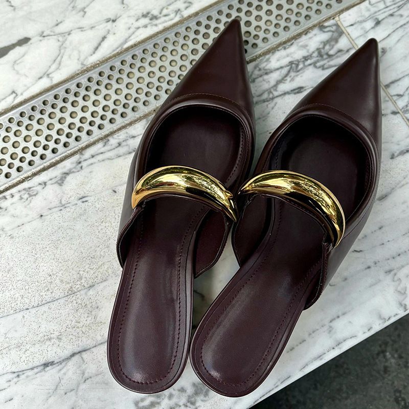 Minimalistische Spitz-Mules für Frauen, französischer Stil, klobiger Mittelabsatz, Halbschuhe, Zehenkappe aus Metall, offene Zehensandalen_voghion.com