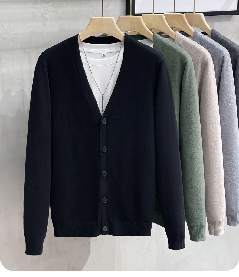 Strickjacke mit V-Ausschnitt im koreanischen Stil – Leichter Pullover mit offener Vorderseite für Frühling/Herbst für Herren (Schwarz, Grün, Aprikose, Grau) | Trendiges Lagenstück_voghion.com