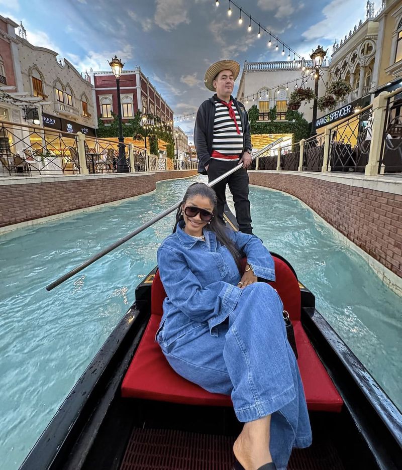 K New Women's Denim Suit With Long Sleeves, Collar And Pockets On The Top; Belted Straight-leg Trousers In Two Pieces._voghion.com