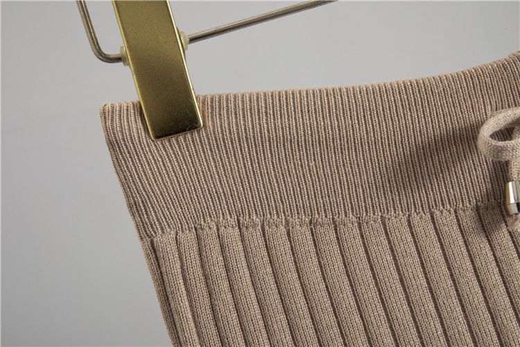 Ensemble sweat à capuche et pantalon de survêtement en tricot confortable - Tenue décontractée deux pièces pour femme avec poche kangourou et détails côtelés_voghion.com