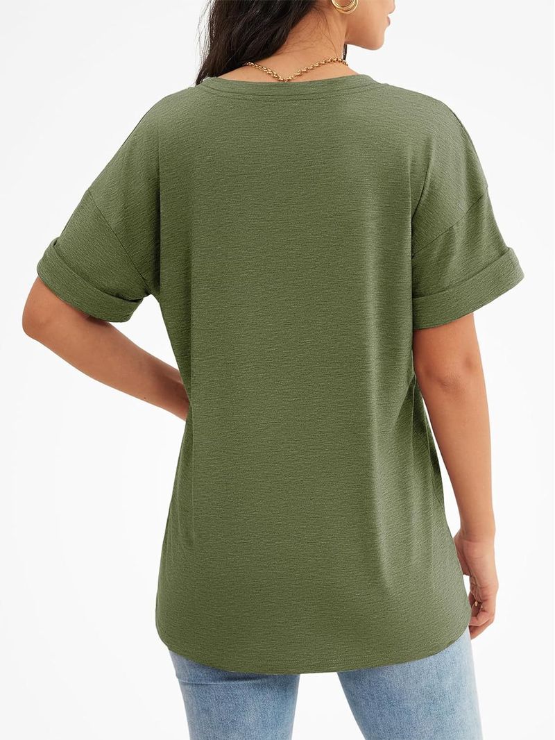 Maglietta a maniche corte con scollo a V e tasca in tinta unita da donna_voghion.com