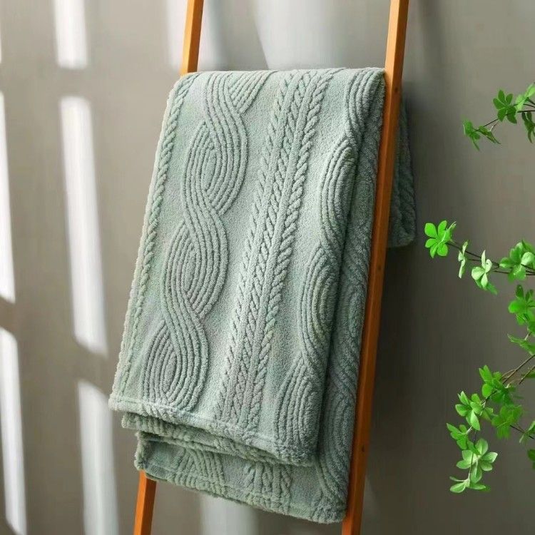 Four Seasons Leisure Blanket Multifunctional Blanket Air Conditioning Blanket_voghion.com