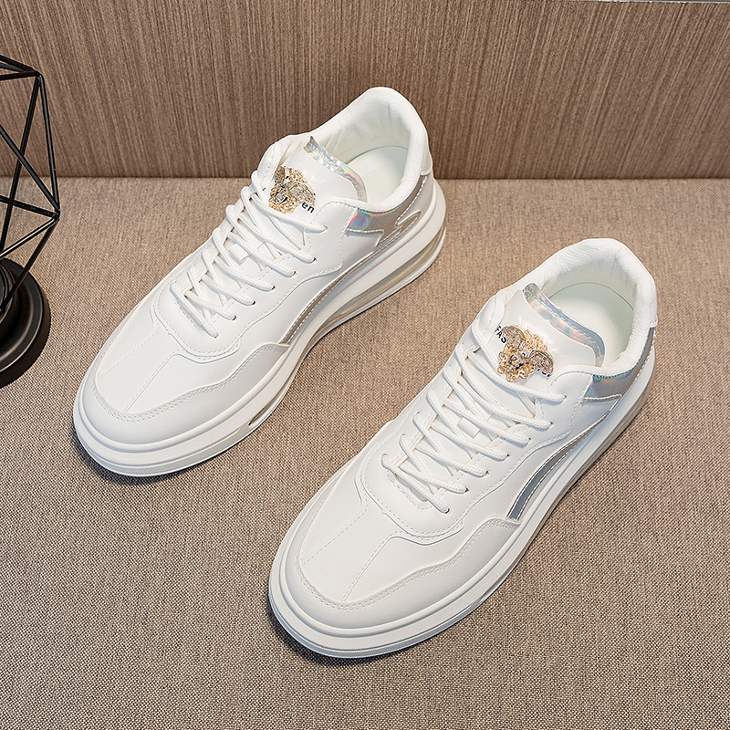 Neue Luftpolsterboden-Herrenschuhe, weiße Brettschuhe, trendige All-Match-kleine weiße Schuhe, dicker Boden, innere Erhöhungsschuhe, Frühlings-Freizeitschuhe für Männer_voghion.com