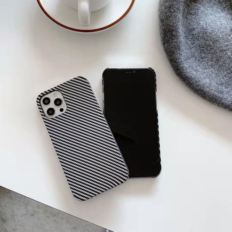 Autocollant d'eau motif en fibre de carbone, étui rigide pour téléphone portable iPhone14plus Apple 13Pro/Max, demi-paquet 11/12_voghion.com