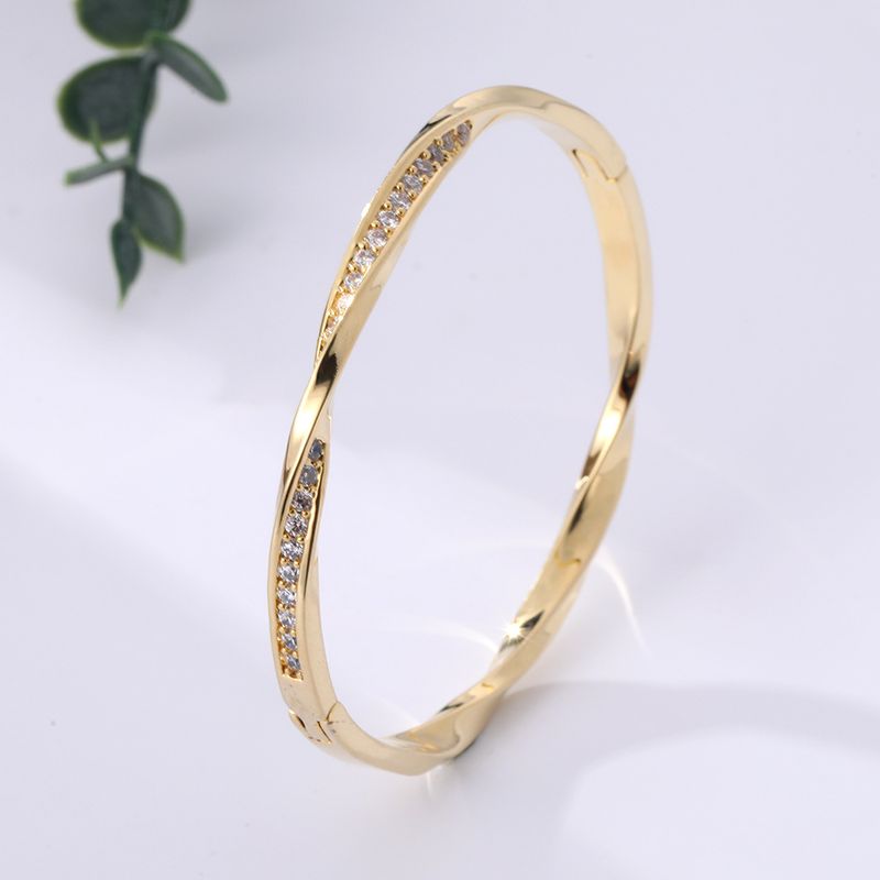 Damenschmuck Gedrehtes Spiralwellenarmband für Mädchen High-End-Stapelarmband Nischendesign Armband mit hoher Farbkonservierung_voghion.com