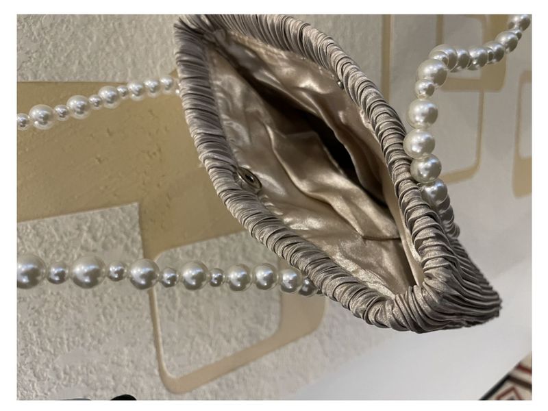 Niche Design Pearl Chain Bag for Women's 2024 New Trendy Instagram Wrinkle Stripe Single Shoulder Handbag Polyester_voghion.com