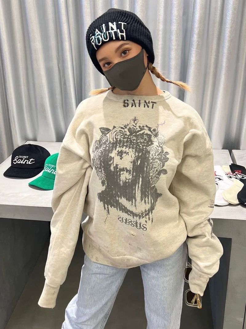 Amerikanischer Retro-Graffiti-Druck Destroyed Pullover Distressed Rundhalspullover für Männer_voghion.com