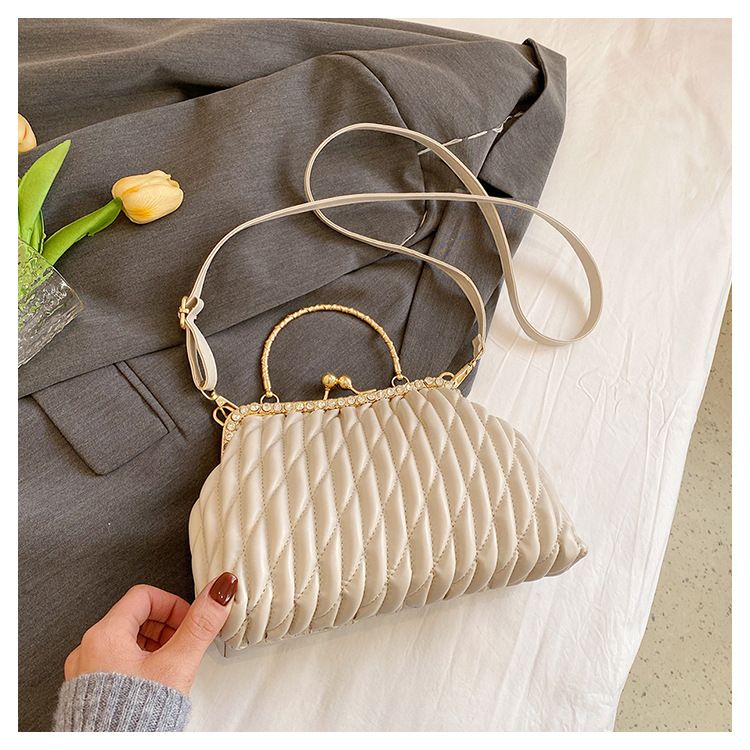 Borsa a tracolla con tracolla a catena quadrata piccola portatile minimalista urbana 2024 da donna con bocca antirughe_voghion.com