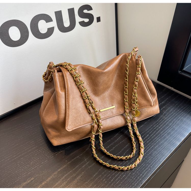 Modieuze en eenvoudige tas met grote capaciteit voor dames. Kettingtas onder de arm. Modieuze en veelzijdige schoudertas._voghion.com
