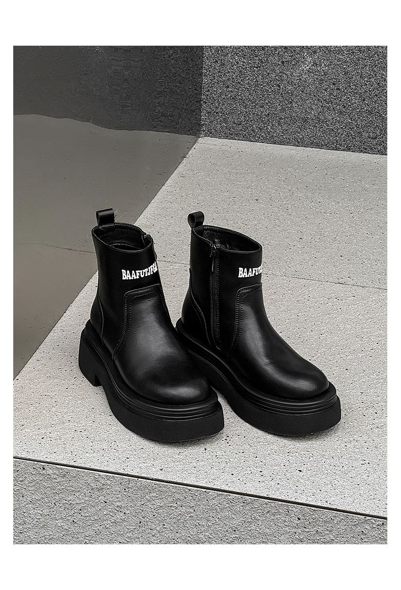 Coppia di stivali Martin dello stesso stile, stivali bassi neri con suola spessa e tacco spesso, stile Fried Street Tooling_voghion.com