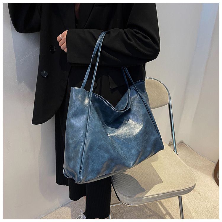 Borsa a tracolla in PU morbido di ispirazione vintage - Elegante borsa a tracolla con tracolla a catena, spaziosa e leggera per l'uso quotidiano (nero, beige, marrone, rosso)_voghion.com