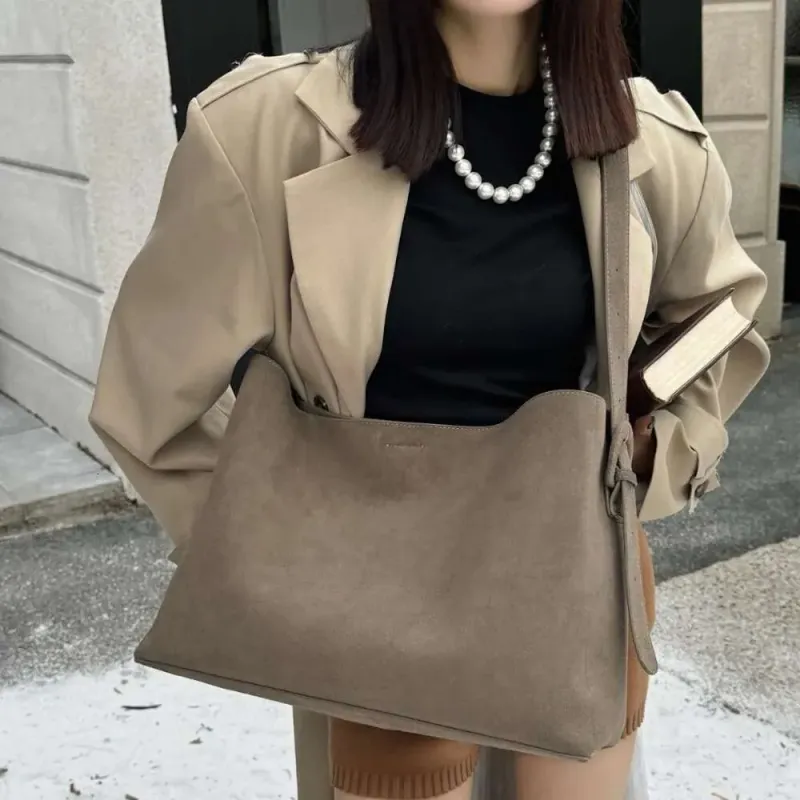 Hochwertige Designer-Taschen Koreanische Version Ins Damen Matte Rindsleder Pendler Schulter Unterarm Große Kapazität Tote Nische_voghion.com