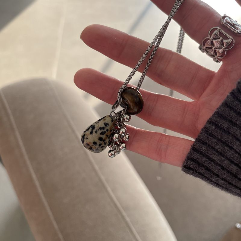 Tigerauge-Muster Stein Wassertropfen Anhänger Nische Vielseitige Schlüsselbein High-End Pullover Kette Halskette Für Frauen_voghion.com