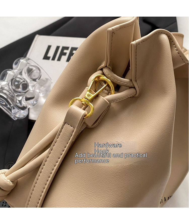 2023 Nuova vendita calda di nicchia Design High-end Borsa a secchiello Borsa da donna di grande capacità Borsa a tracolla semplice urbana_voghion.com