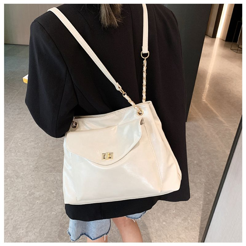 Versatile Large-capacity Bag For Women Summer 2023 New Trendy Korean Version tote niche chain crossbody commuter bag_voghion.com