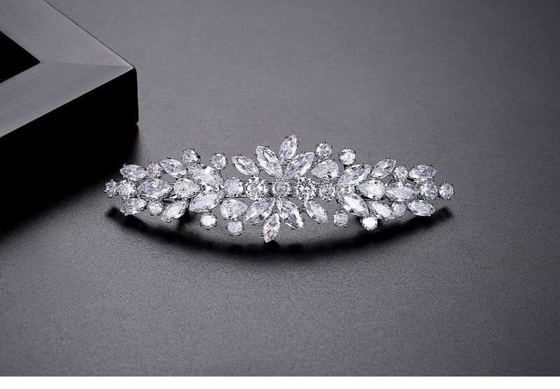 Elegante pettine per capelli da donna con zirconi per acconciature da sposa e styling quotidiano - Design floreale con base in rame ipoallergenico_voghion.com