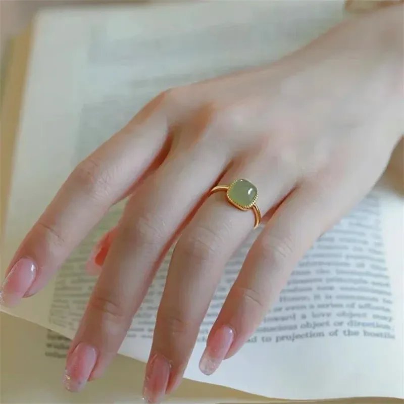 Fashion Green Color for Woman Retro Niche Design High-end Womens Minimalist Rings Adjustable Opening Index Finger Ring_voghion.com